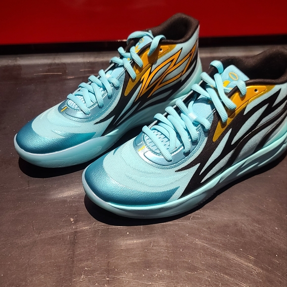 LaMelo ball shoes - Picture 3 of 10